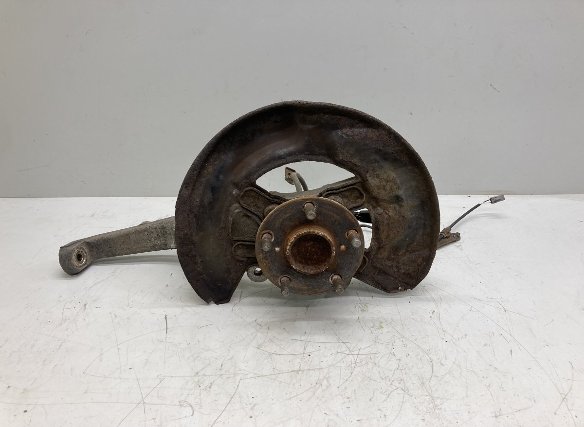 Lexus GS Wheel bearing housing front right 4320130010 4320130010 Wheel bearing housing fro...