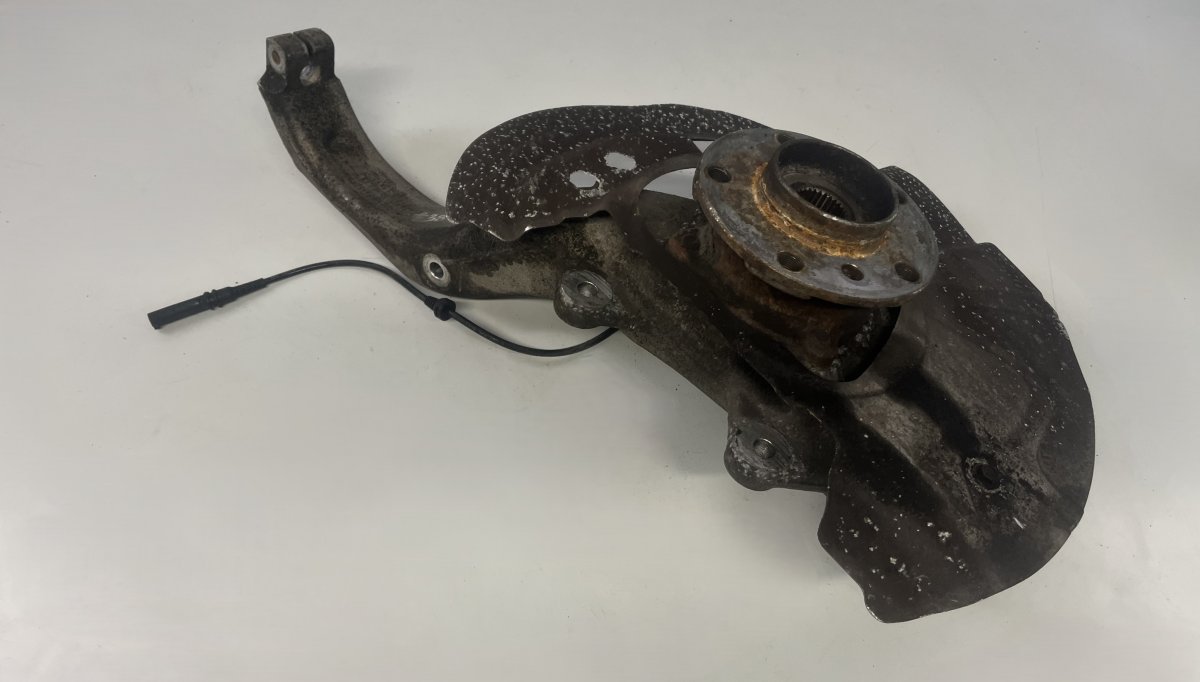 BMW X6 (E71 / E72) Wheel bearing housing front right 31216773784 6773784 Wheel bearing housing front...