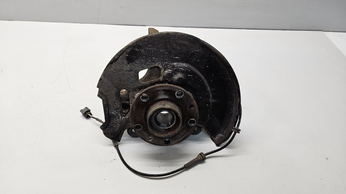 Nissan Qashqai (J11) Wheel bearing housing front right 400144EA0A Wheel bearing housing front right NI...