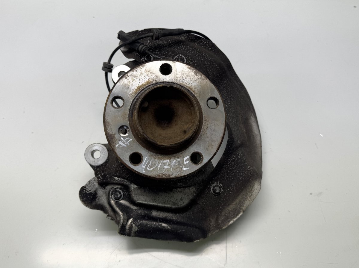 BMW 1 (E81 / E82 / E87 / E88) Wheel bearing housing front right 679228604 Wheel bearing housing front right BMW...