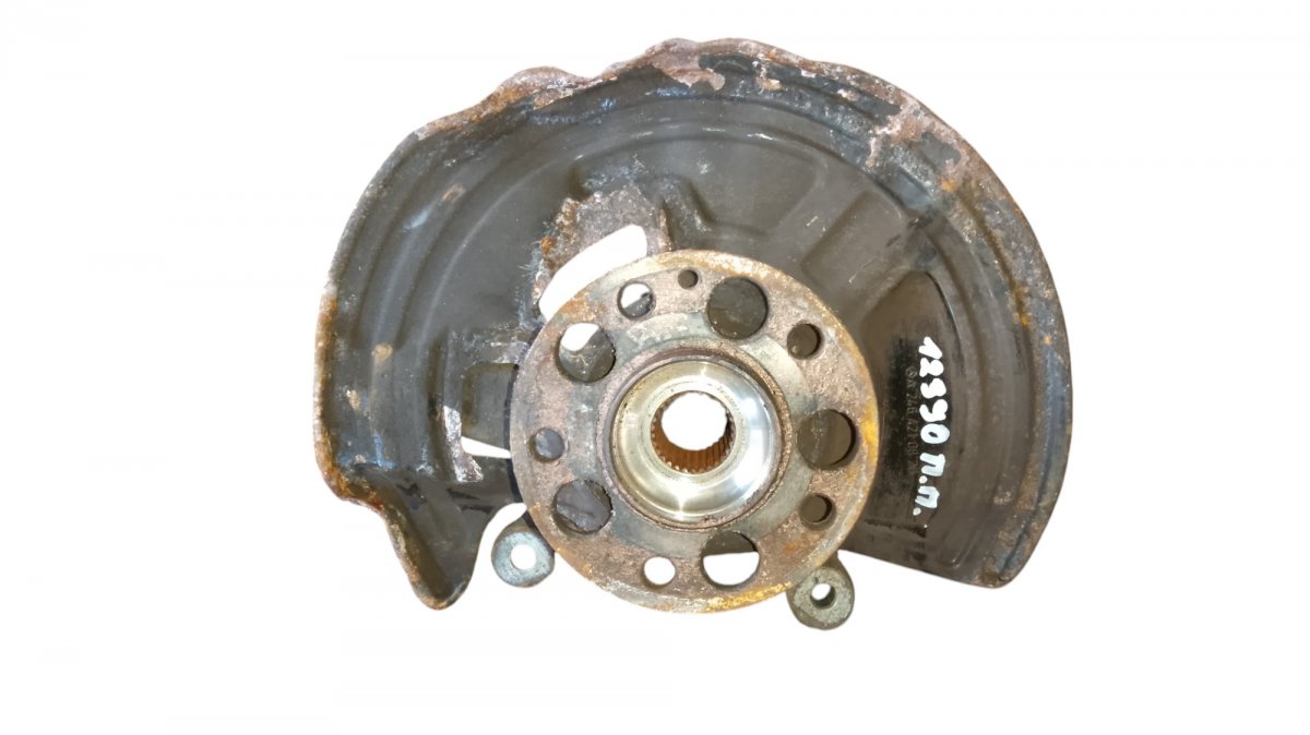 Mercedes-Benz CLA (C117) Wheel bearing housing front right A2463320200 Wheel bearing housing front right M...