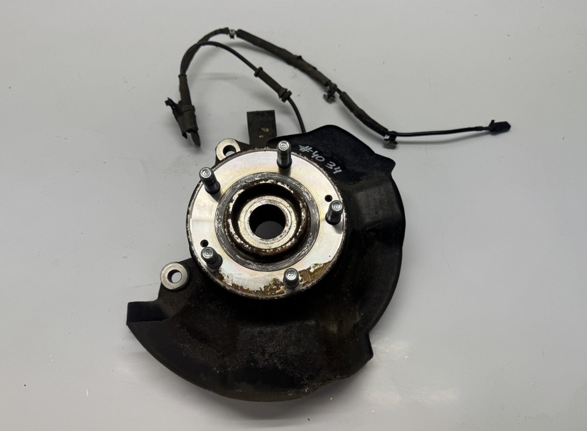Kia Sorento Wheel bearing housing front right 517162P000 Wheel bearing housing front right KI...