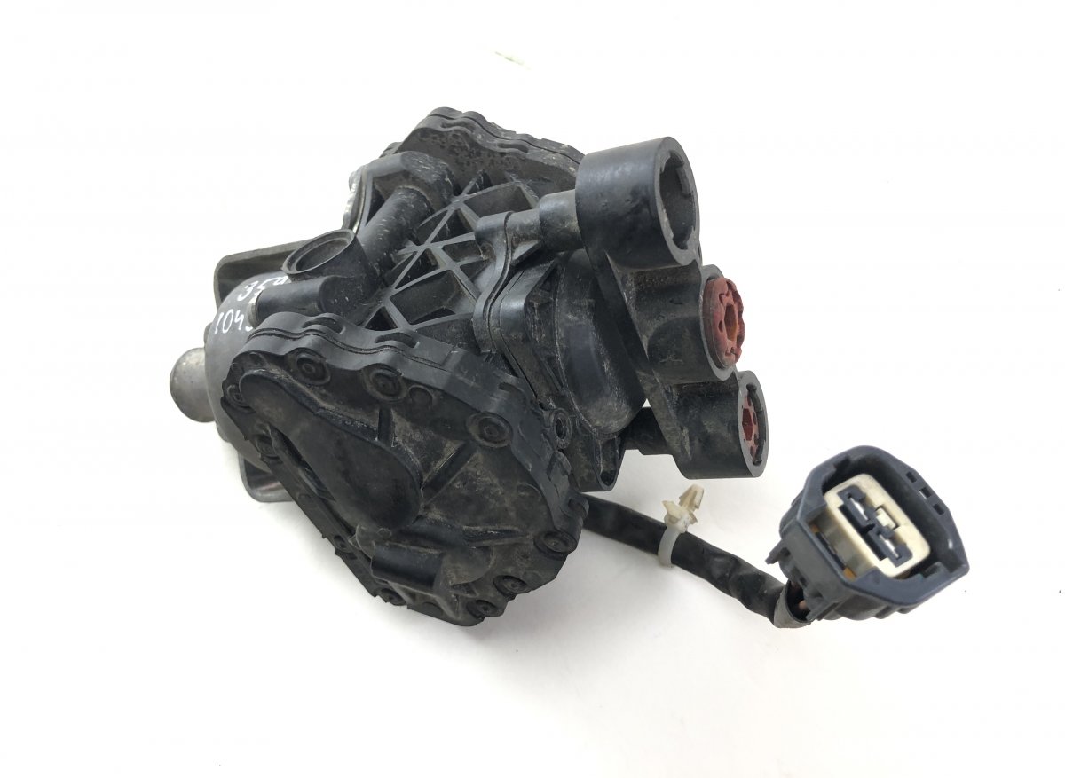 Tesla Model S Vacuum pump Brakes 600635900A Vacuum pump Brakes TESLA MODEL S (5Y...
