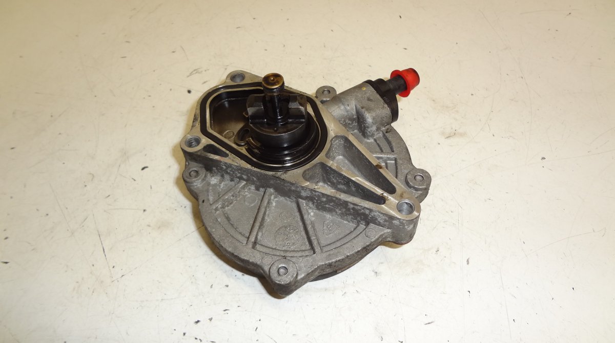 Hyundai i40 Vacuum Pump, engine 288102A500 Vacuum Pump, engine HYUNDAI i40 (VF)...