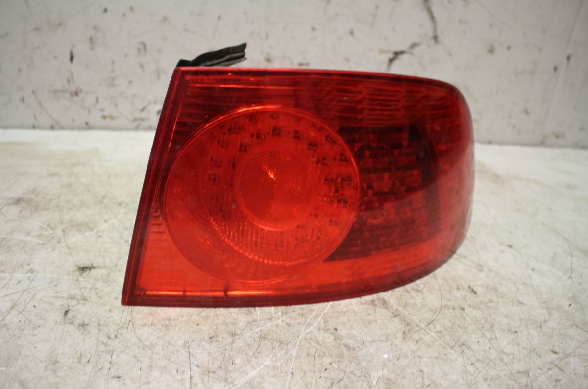 Volkswagen Phaeton Tail light, right Tail light, right VW PHAETON (3D) (2002-2016)

...