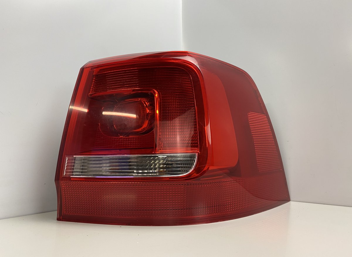 Volkswagen Sharan Tail light, right 89504947 89503677 Tail light, right VW SHARAN I...
