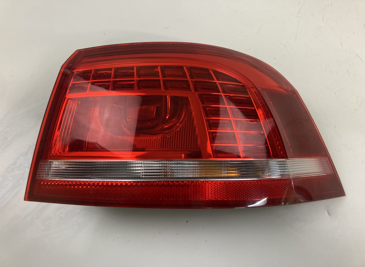 Volkswagen Passat (B7) Tail light, right 2SK01074602 Tail light, right VW PASSAT B7 / AL...