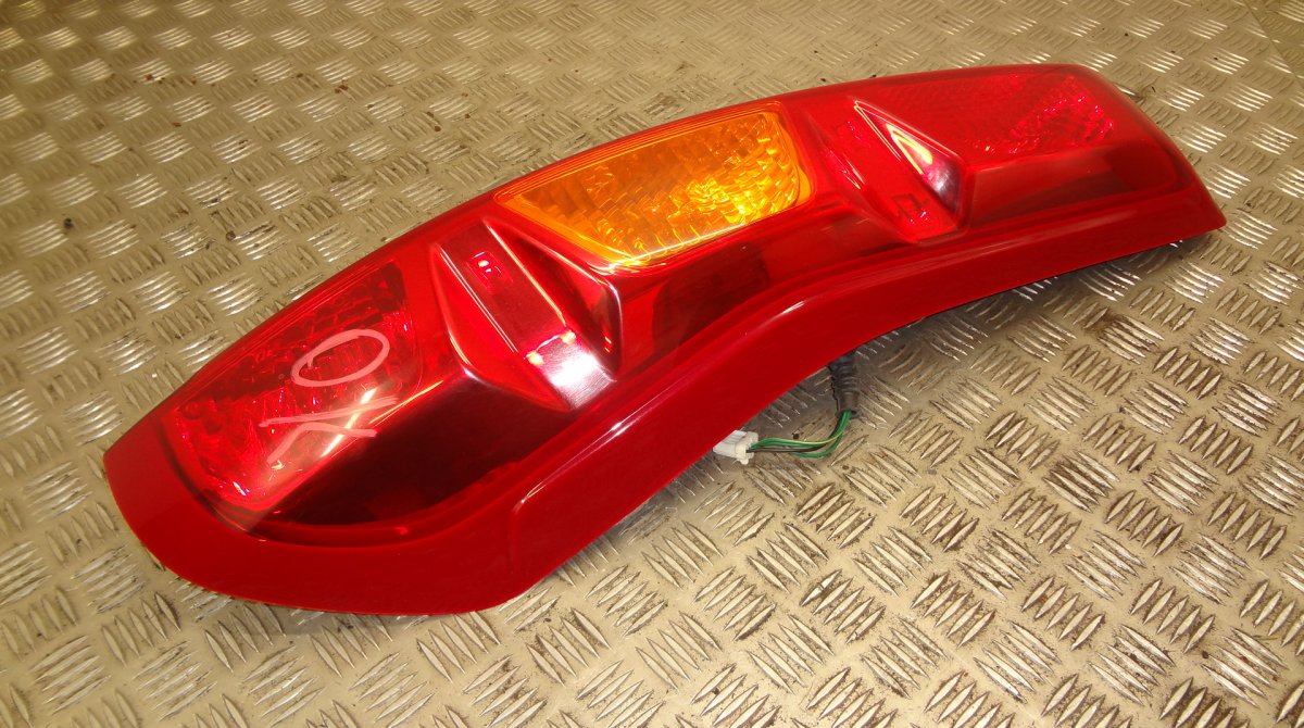 Nissan X-Trail Tail light, right 26550JG00A Tail light, right NISSAN X-TRAIL II ...