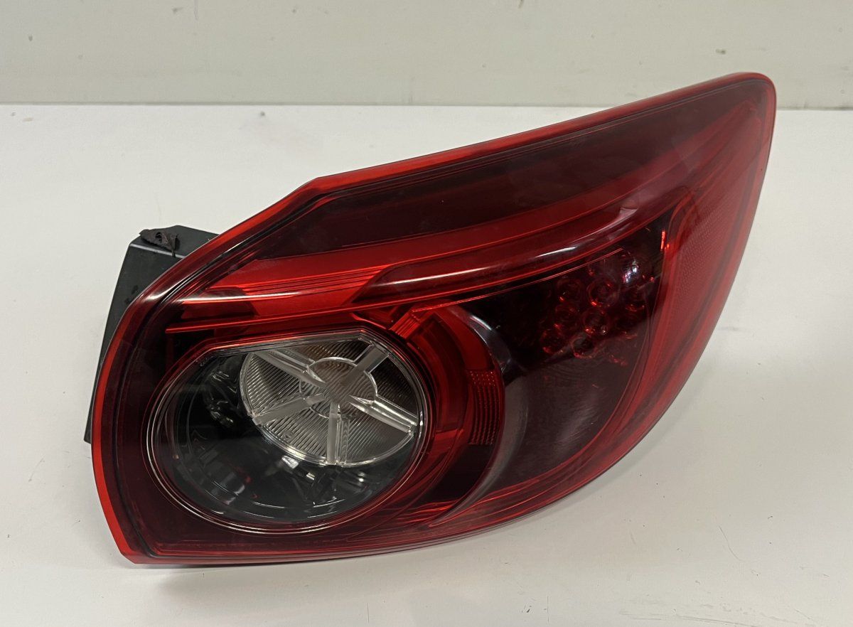 B45D51150 Tail light, right MAZDA 3 III (BM) (2013-2018)