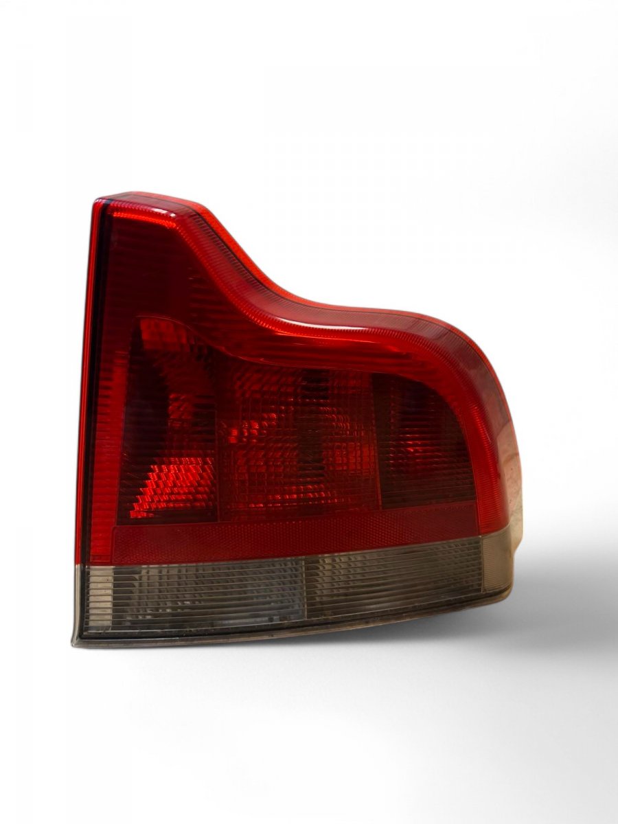 Volvo S60 Tail light, right 8664080 8664082 8664080 8664082 9483541 Tail li...