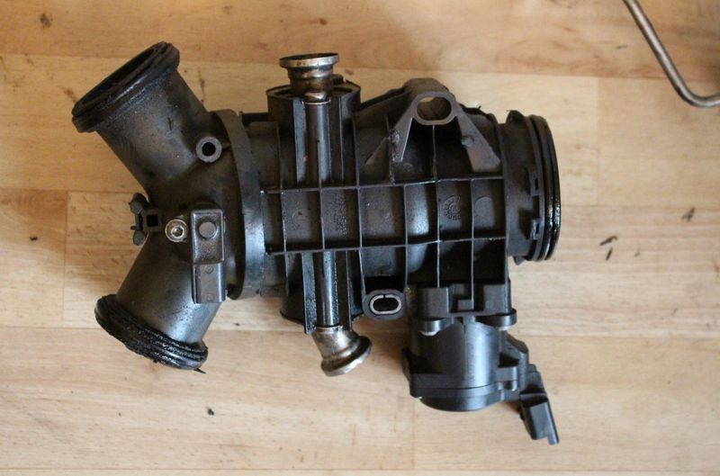 Throttle body PEUGEOT 407 (2004-2012)