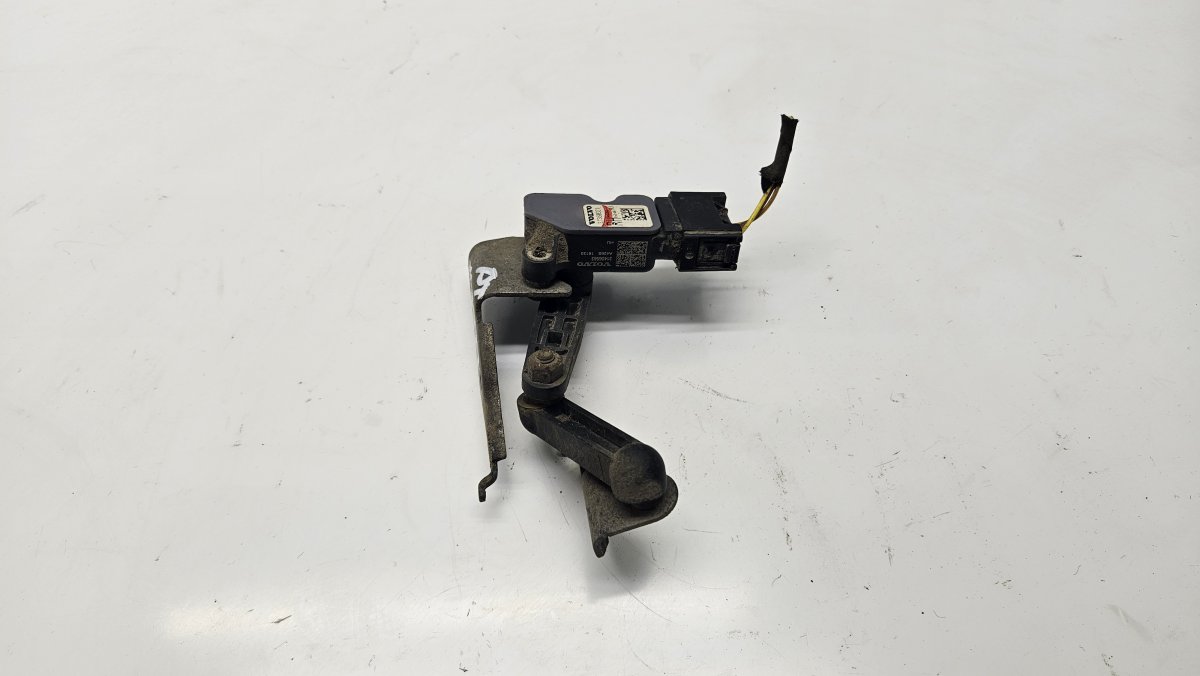 Volvo XC90 Suspension level sensor rear right 31406563 Suspension level sensor rear right VOL...