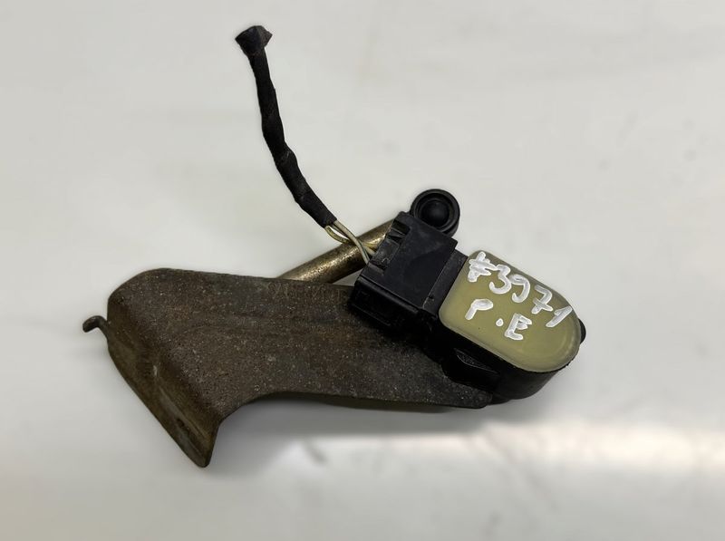 57010713AA Suspension level sensor front right CHRYSLER 300C II (2010-2023)