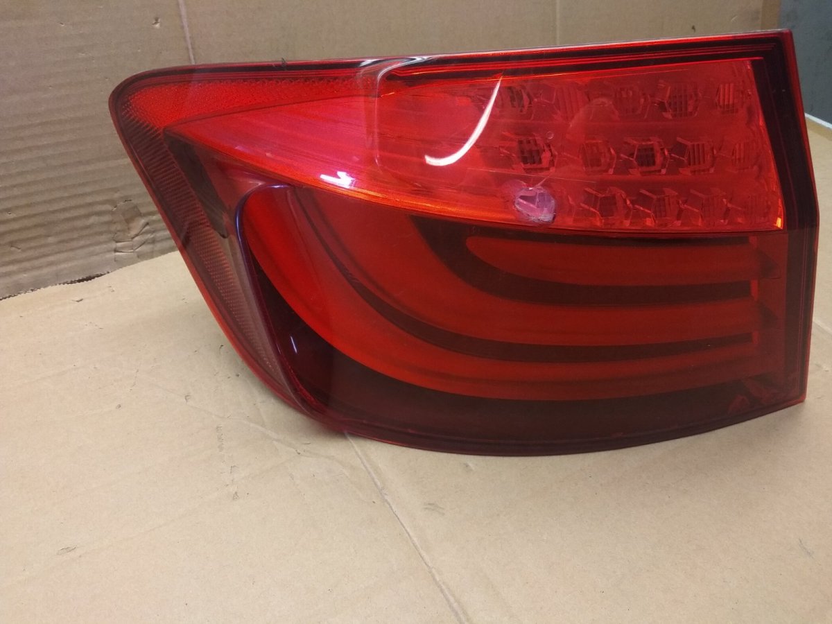 BMW 5 (E60 / E61) tail light left Tail light left BMW 5 (F10, F11) (2010-2017)

G...