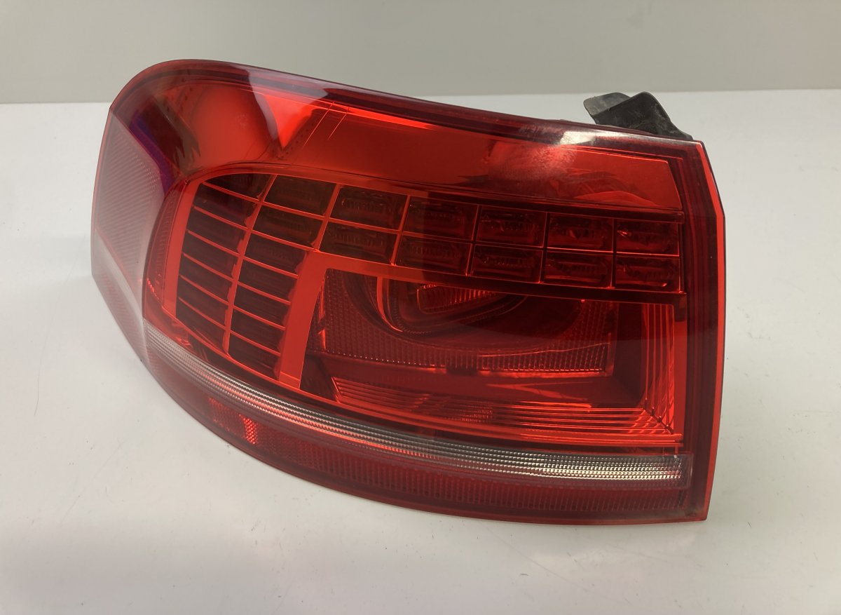 Volkswagen Passat (B7) задняя фара (левая) 2SK010746-01 3AF945207B 3AF945309 Tail light le...