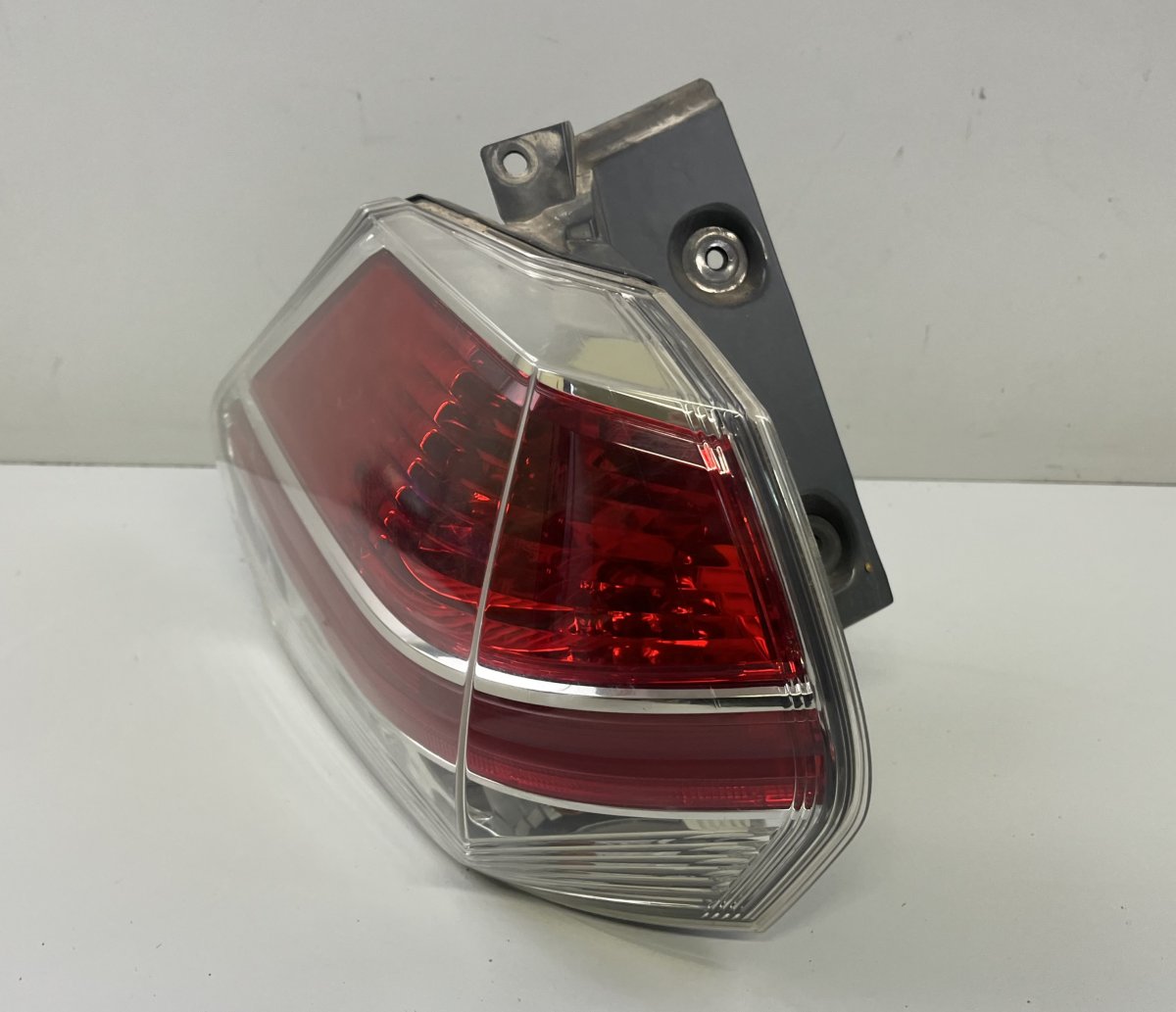 Nissan X-Trail / Rogue задняя фара (левая) 265554CA0B Tail light left NISSAN X-TRAIL III (...