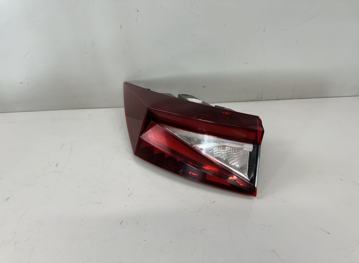 Skoda Enyaq tail light left 5LA945207A Tail light left SKODA ENYAQ iV (5AC,...