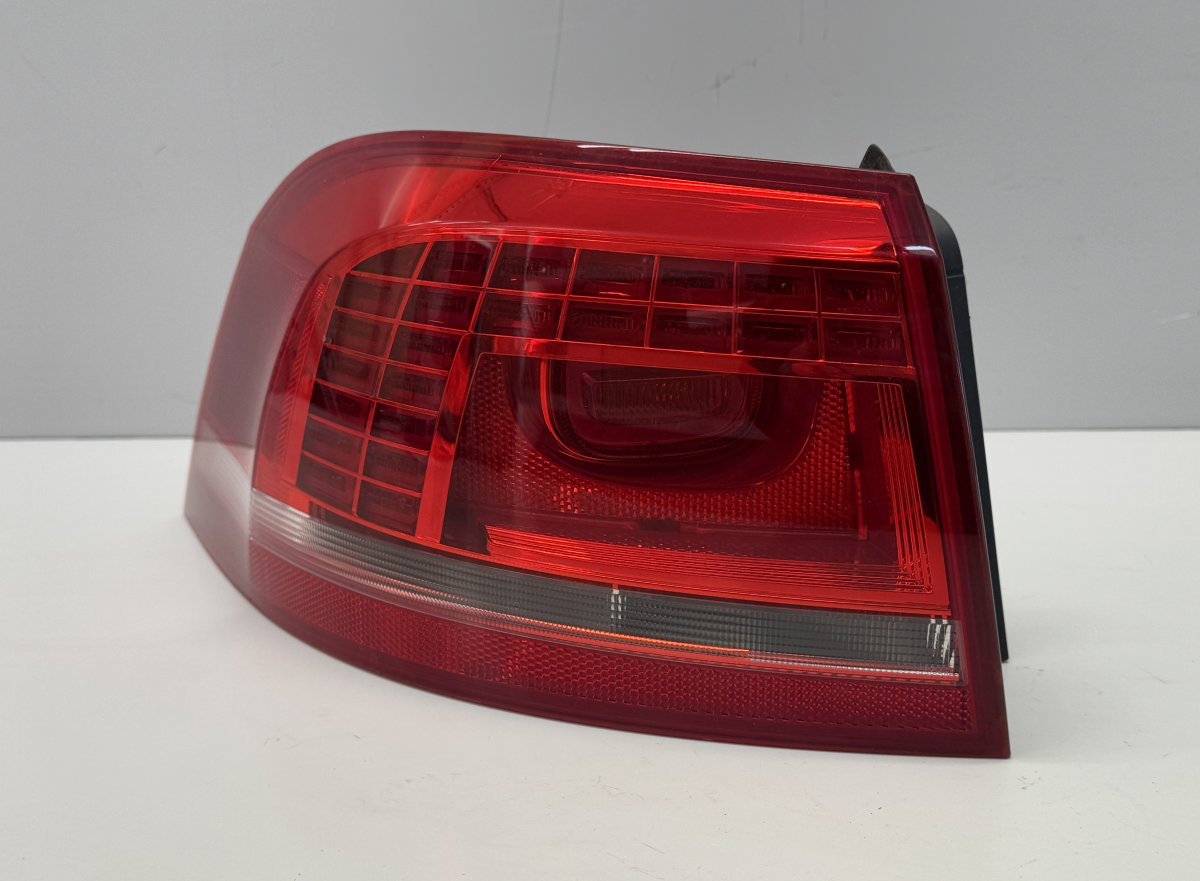 Volkswagen Passat (B7) задняя фара (левая) 3AF945207B 2SK010746-01 2SK01074601 Tail light ...