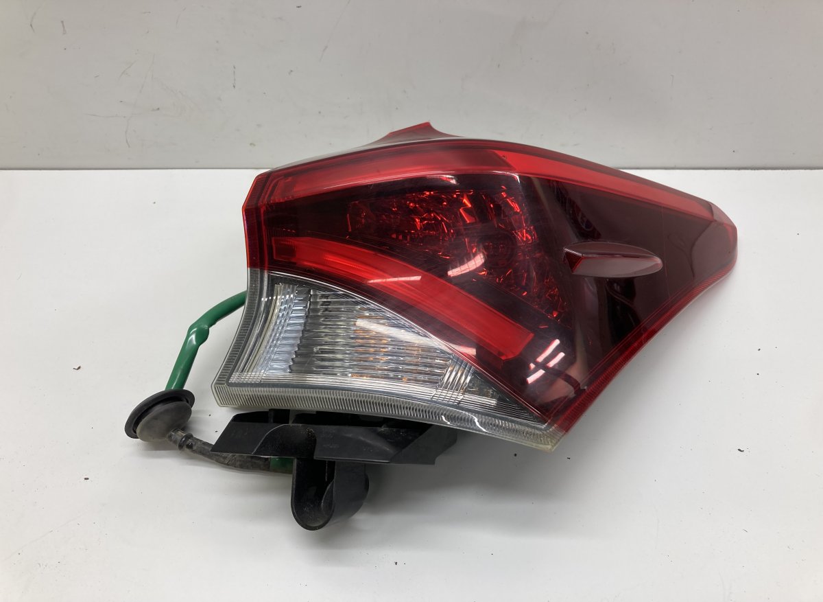 Toyota Auris Tail light, right 8155102A51 Tail light, right TOYOTA AURIS (E18)...