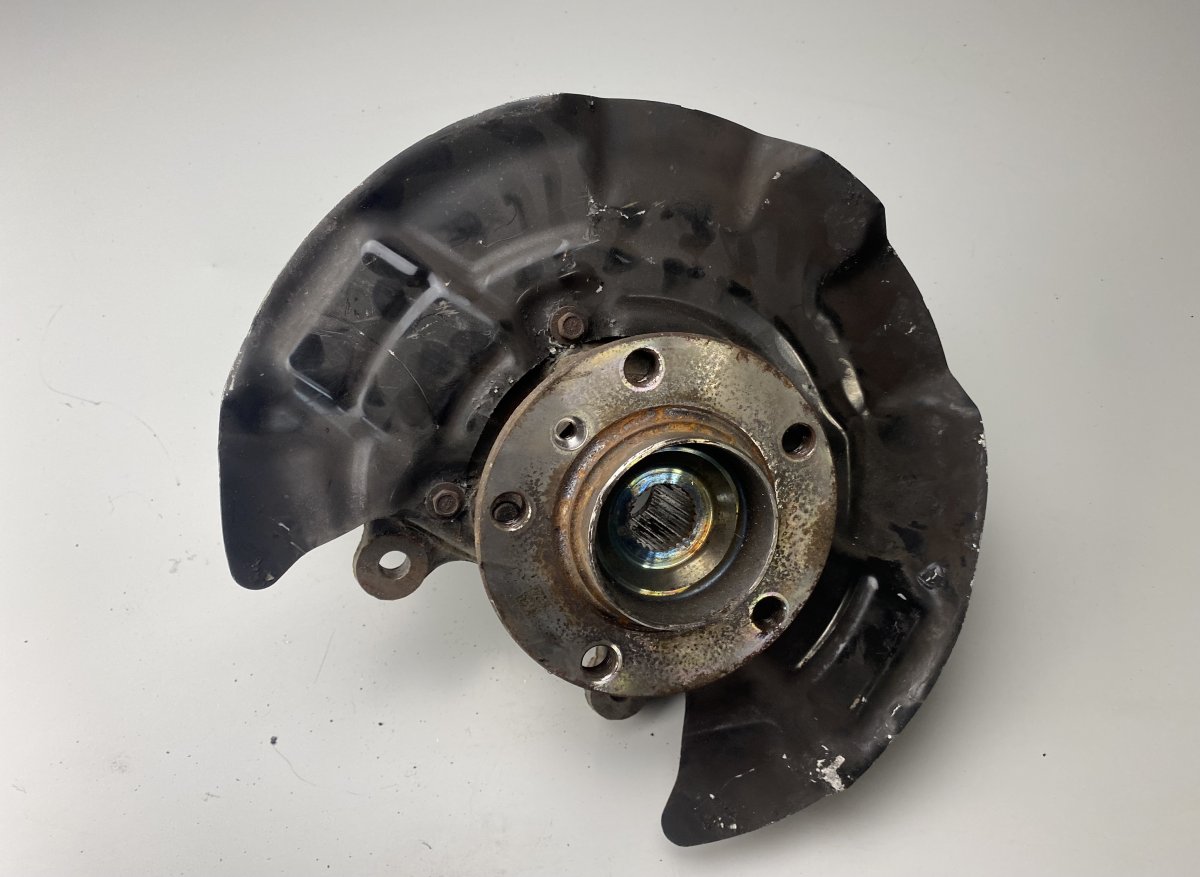 Mini Countryman, Paceman (R60 / R61) Wheel bearing housing front left 9805959 16982610DE Wheel bearing housing front ...