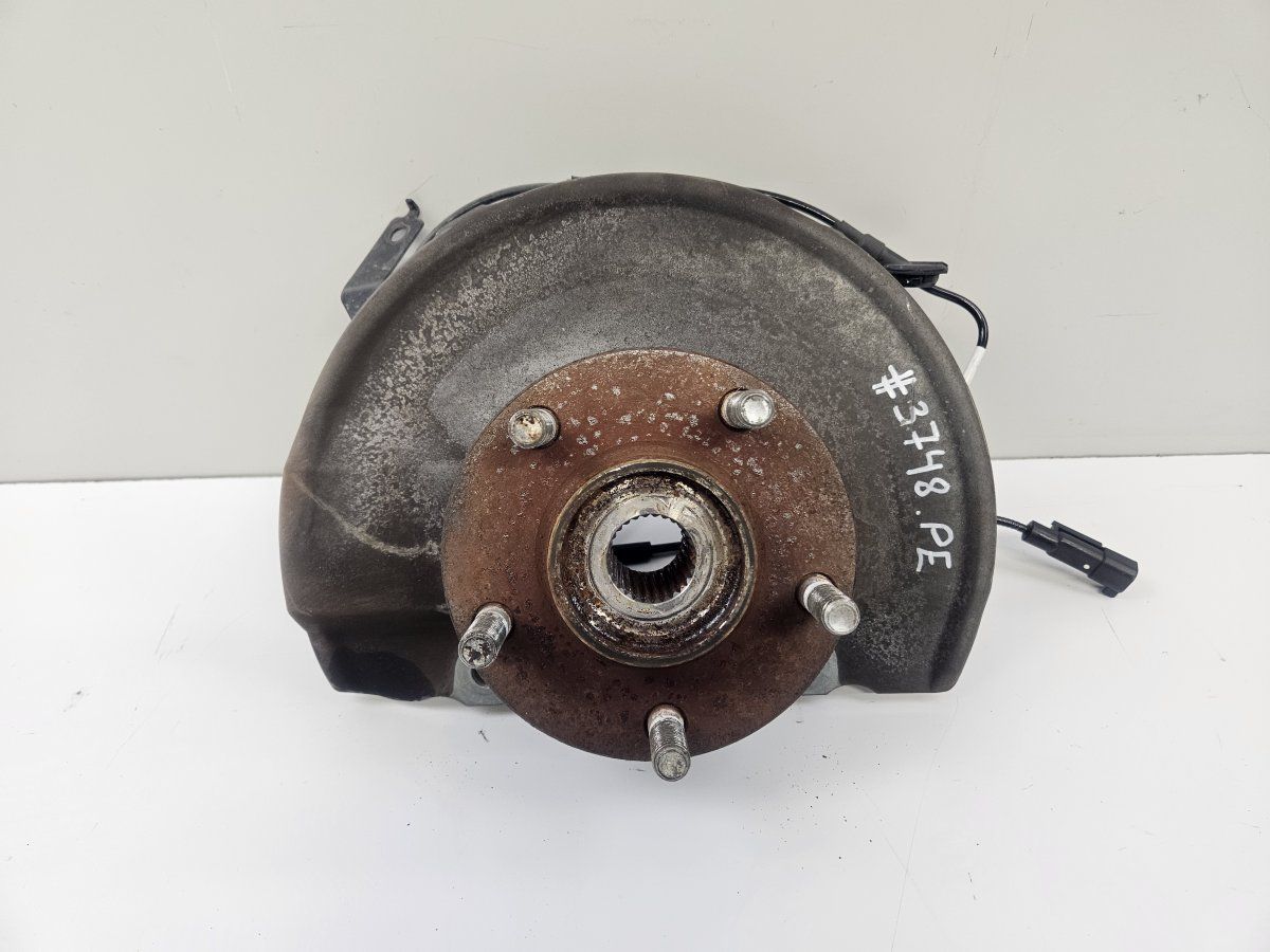 3870A008 4605A010 3880A018 Wheel bearing housing front right MITSUBISHI OUTLANDER II (CW, ZG, ZH) (2006-2012)