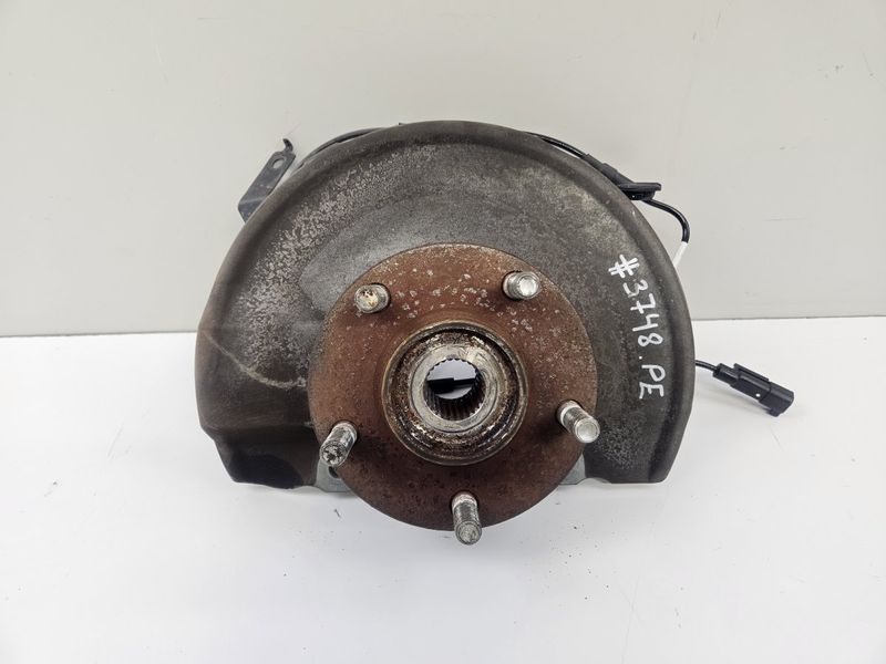 3870A008 4605A010 3880A018 Wheel bearing housing front right MITSUBISHI OUTLANDER II (CW, ZG, ZH) (2006-2012)