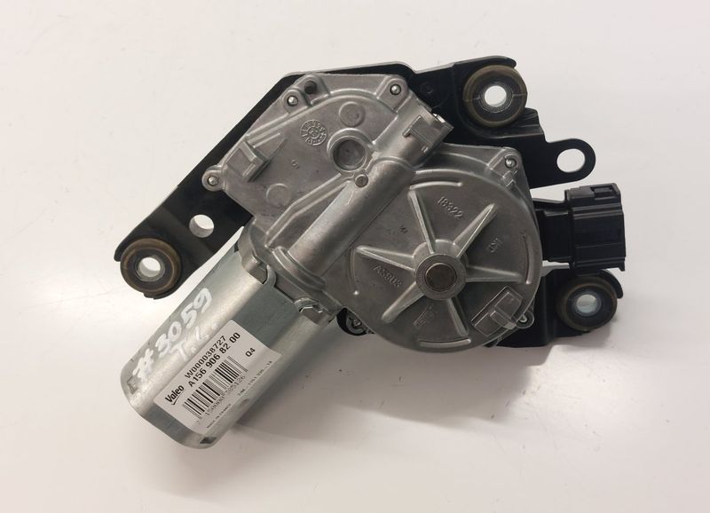 A1569068200 W000025024 W000038727 W0000025289 Stikla tīrītāja motora bagāžas nodalījuma vāks / bagāžas nodalījuma durvis MERCEDES-BENZ GLA I (X156) (2013-2020)