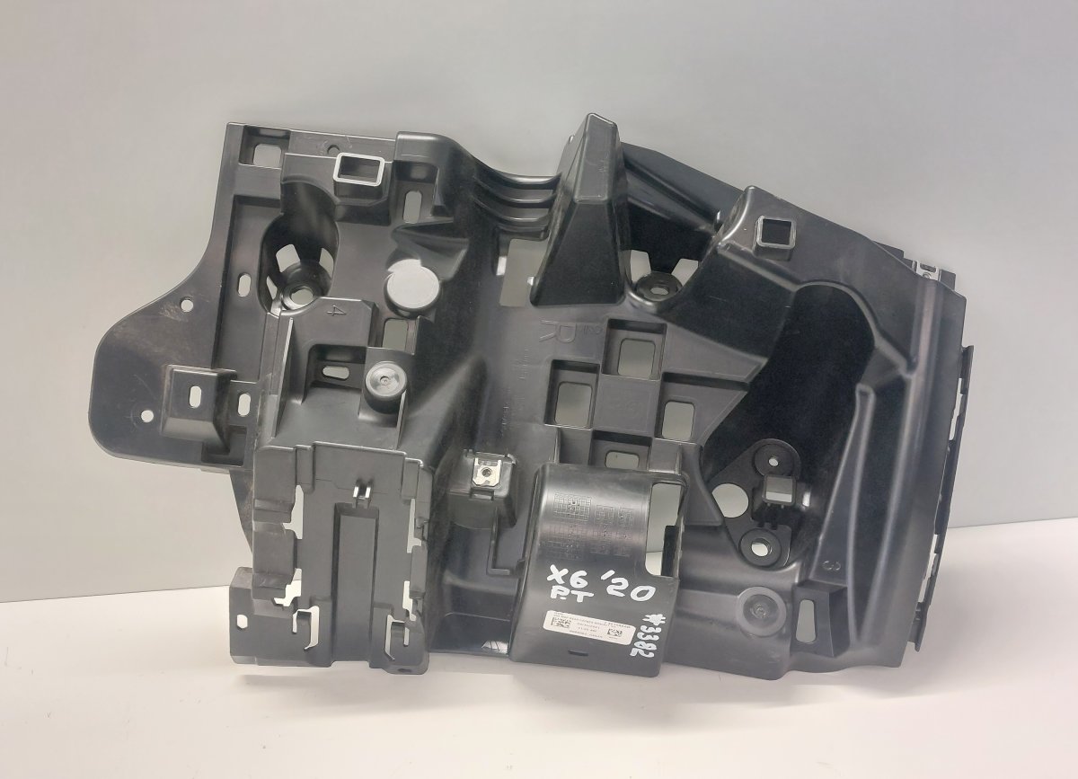 BMW X6 (G06) Rear bumper Carrier holder on fender right 51128069962 Rear bumper Carrier holder on fende...