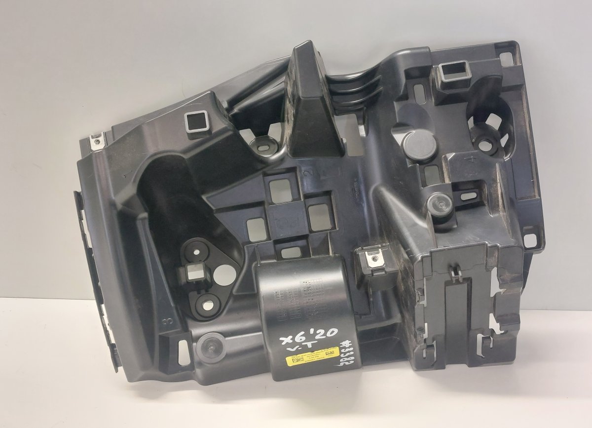BMW X6 (G06) Rear bumper Carrier holder on fender left 51128069961 Rear bumper Carrier holder on fende...