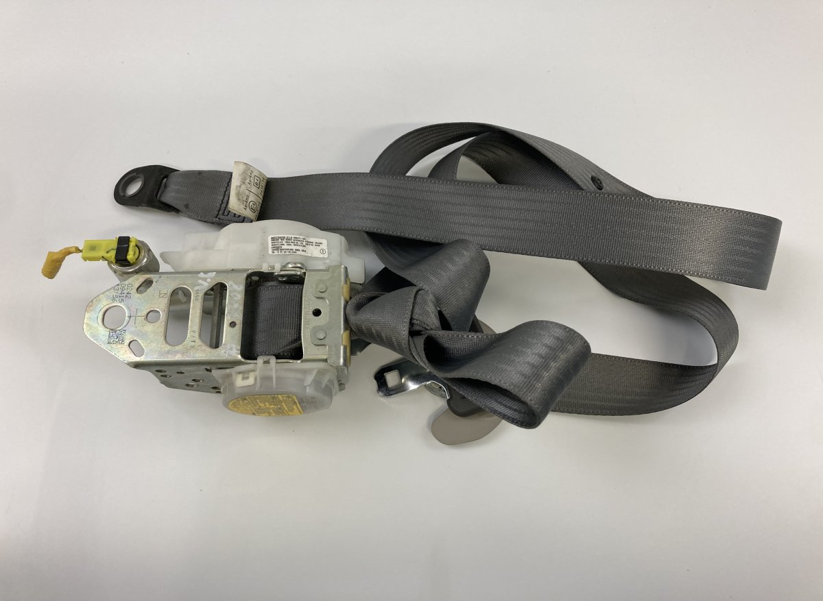 Toyota Prius Seat Belt Front Left J090301 7S2050-P 7S2050P Seat Belt Front Left T...