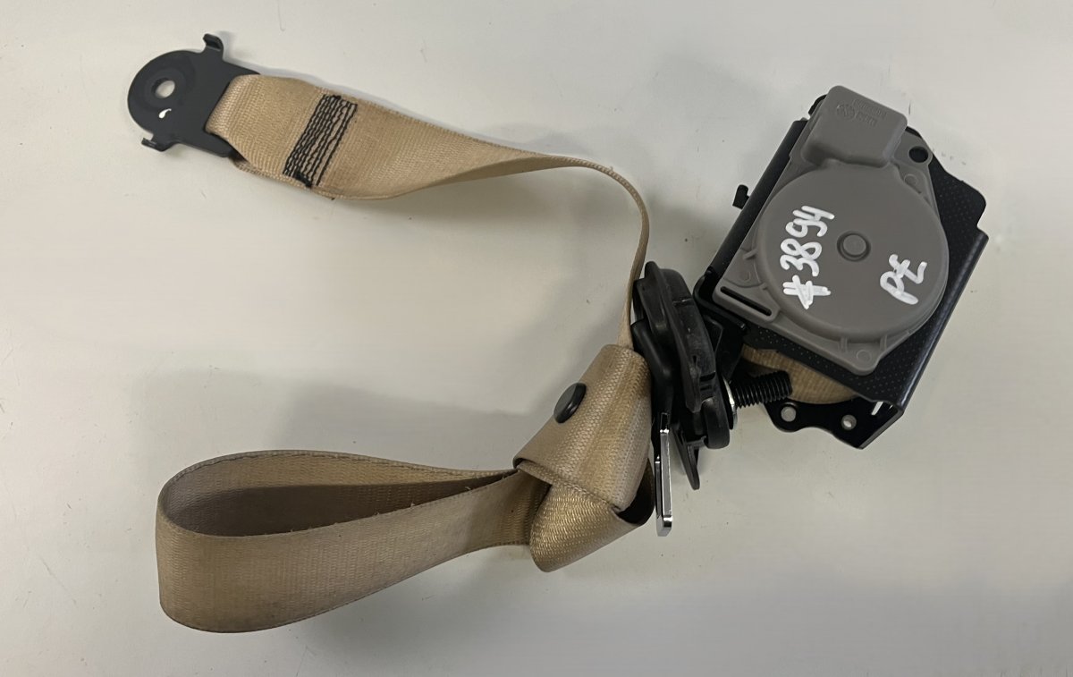 BMW X6 (E71 / E72) Seat Belt Front Right 72117171168 Seat Belt Front Right BMW X6 (E71, ...