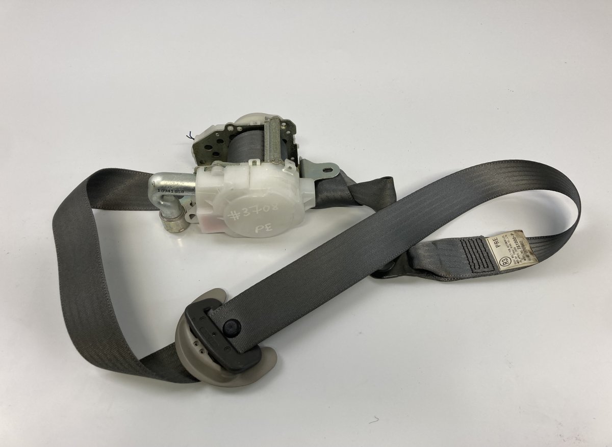 Toyota Prius Seat Belt Front Right 7S1000-P J090331 Seat Belt Front Right TOYOTA P...
