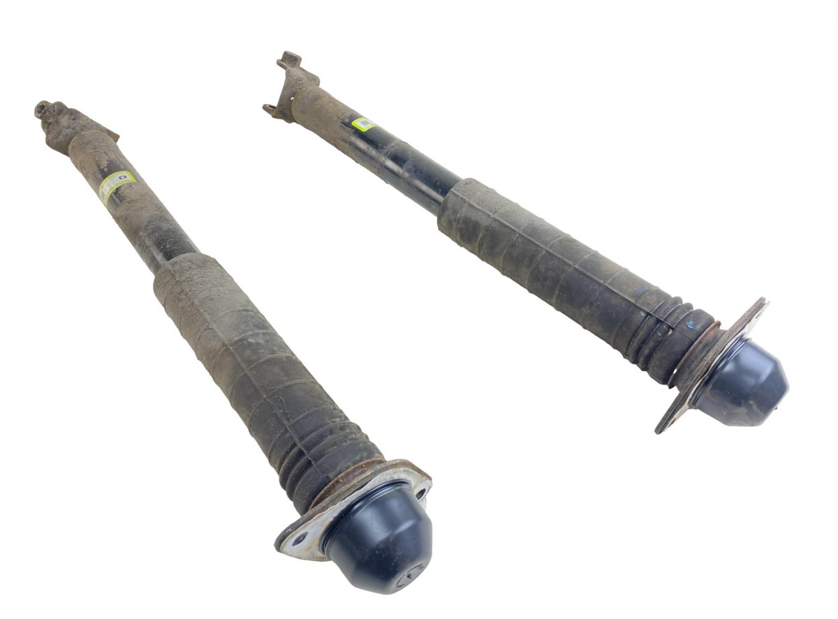 Nissan 370Z Shock absorber set, rear E62106GA0A Shock absorber set, rear NISSAN 370Z...