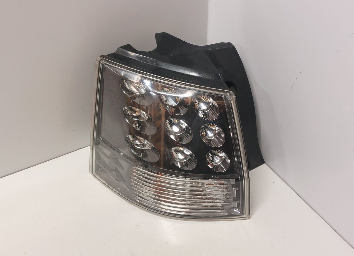 Mitsubishi Outlander takavalo (vasen) 220-87813 22087813 Tail light left MITSUBISHI O...