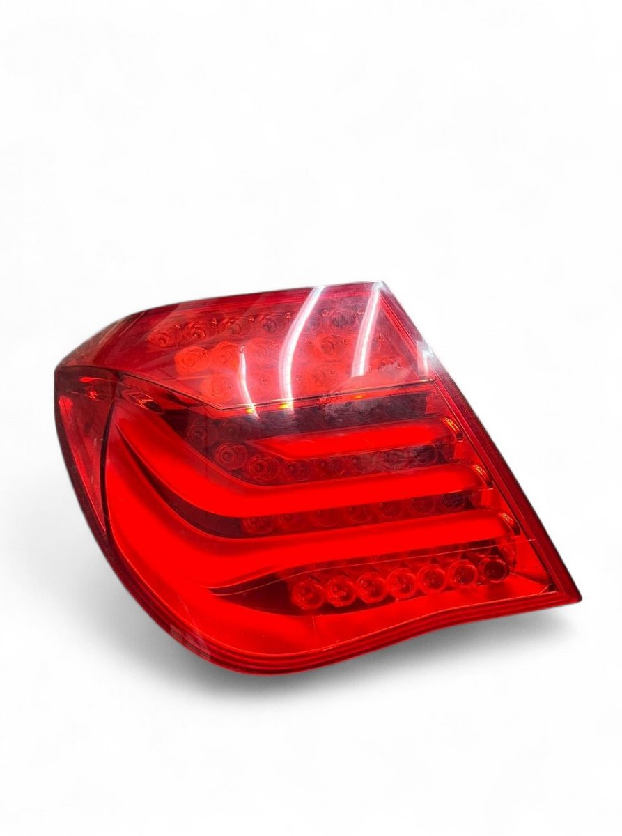BMW 7 (F01 / F02 / F03 / F04) задняя фара (левая) 7182197 63217182197 Tail light left BMW 7 (F01,...