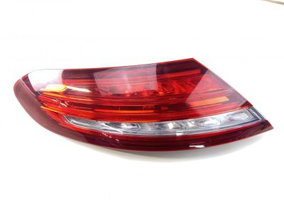 A2059066505 Kreisais aizmugurējais lukturis MERCEDES-BENZ C-CLASS (W205) (2013-2021)