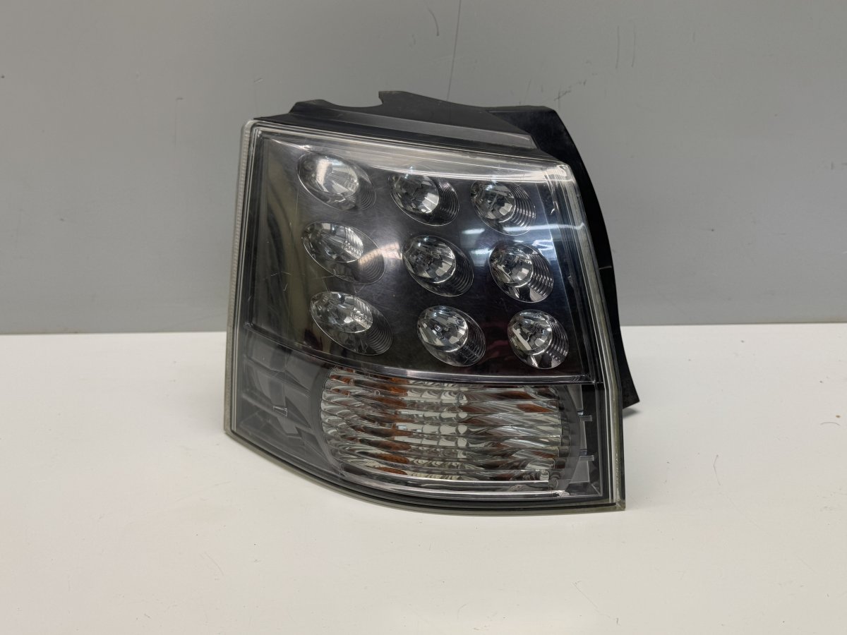 Mitsubishi Outlander takavalo (vasen) 8330A379 Tail light left MITSUBISHI OUTLANDER I...