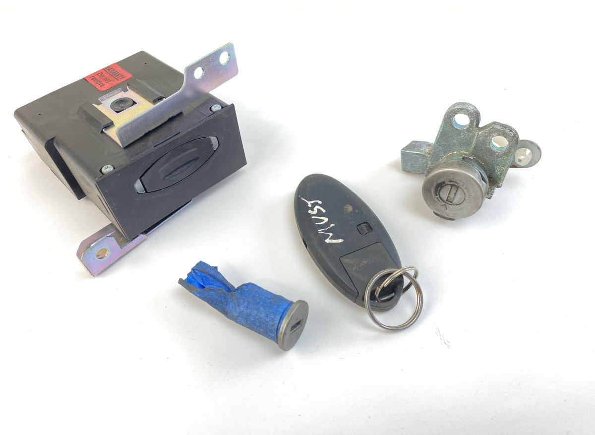 Nissan 370Z Key / Keys 285E31ET7A Key / Keys NISSAN 370Z (Z34) (2009-2...