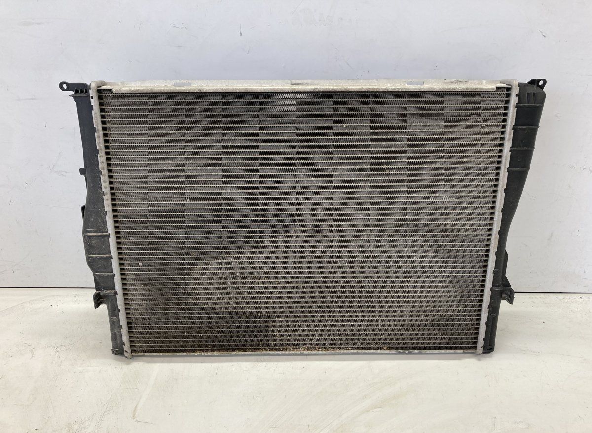 758166006 Radiator BMW 3 (E90, E91, E92, E93) (2005-2011)