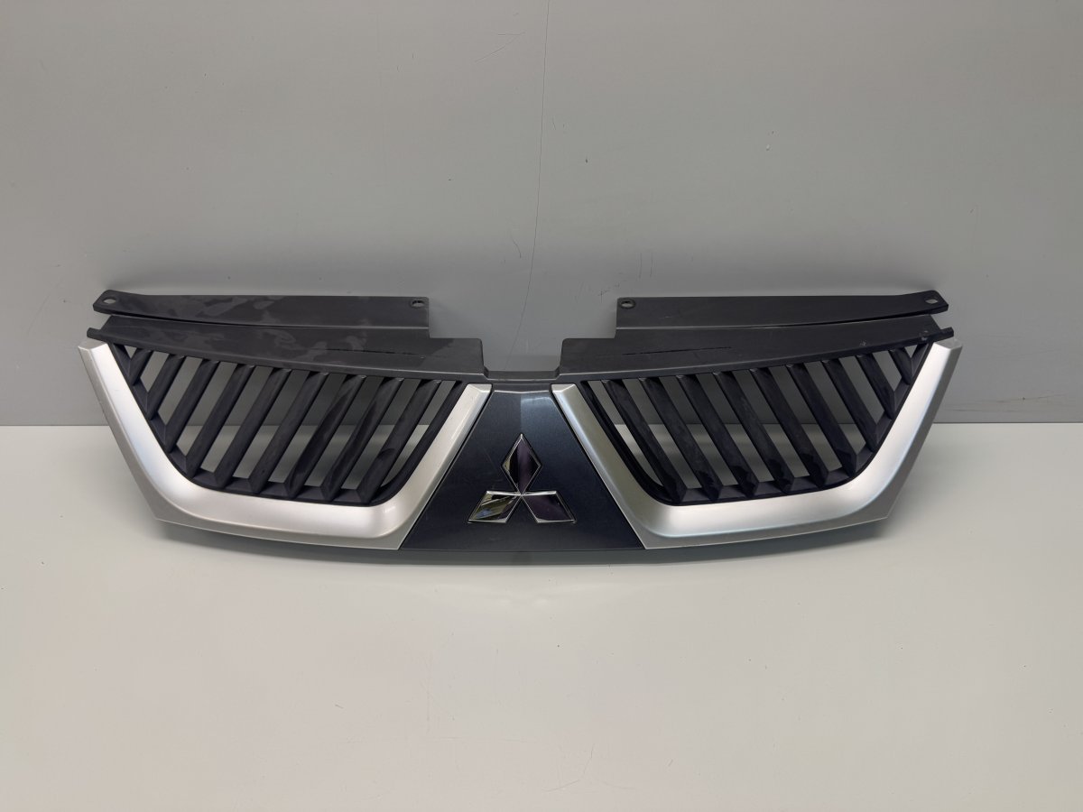 Mitsubishi Outlander Radiator Grille 7450A037ZZ Radiator Grille MITSUBISHI OUTLANDER...