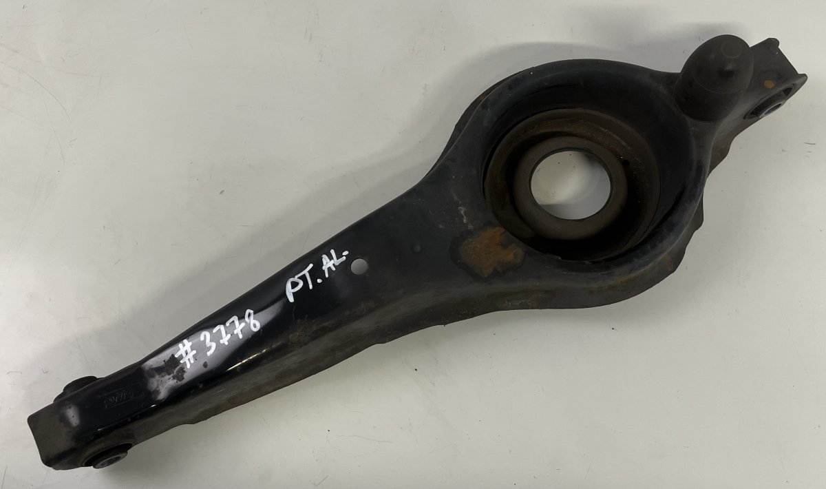 Mazda 5 (CW) Rear Axle Track Control Arm lower Right C29128300C Rear Axle Track Control Arm lower Ri...