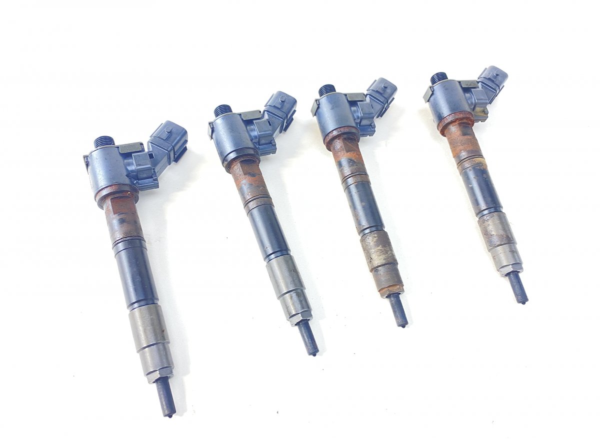 Volvo V40 Fuel injector set 36010090 Fuel injector set VOLVO V40 (2012-2019...
