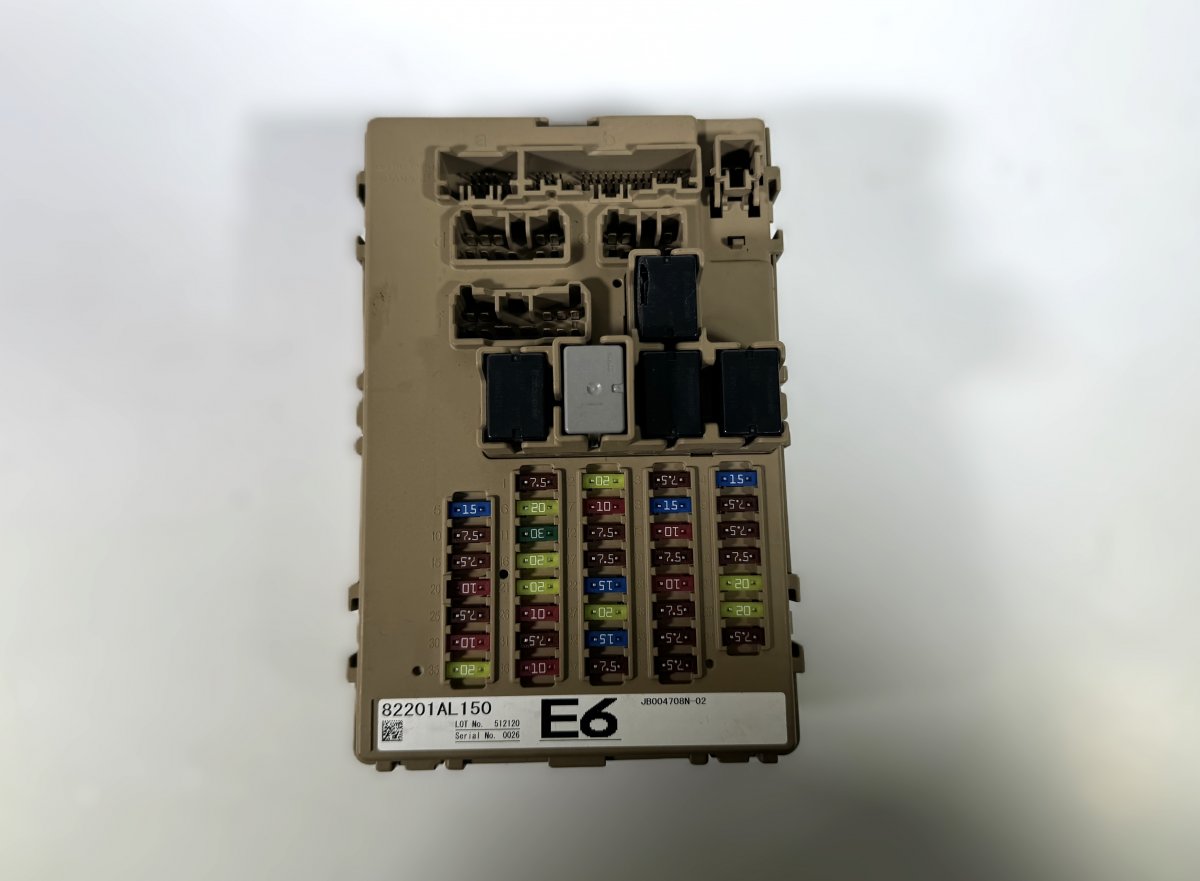 Subaru Legacy Fuse box