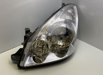 0821211M8L Phare gauche TOYOTA COROLLA Verso II (AR10) (2004-2009)