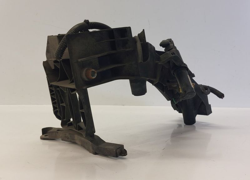 8R0805607 Headlight Mounting Left AUDI Q5 (8R) (2008-2016)