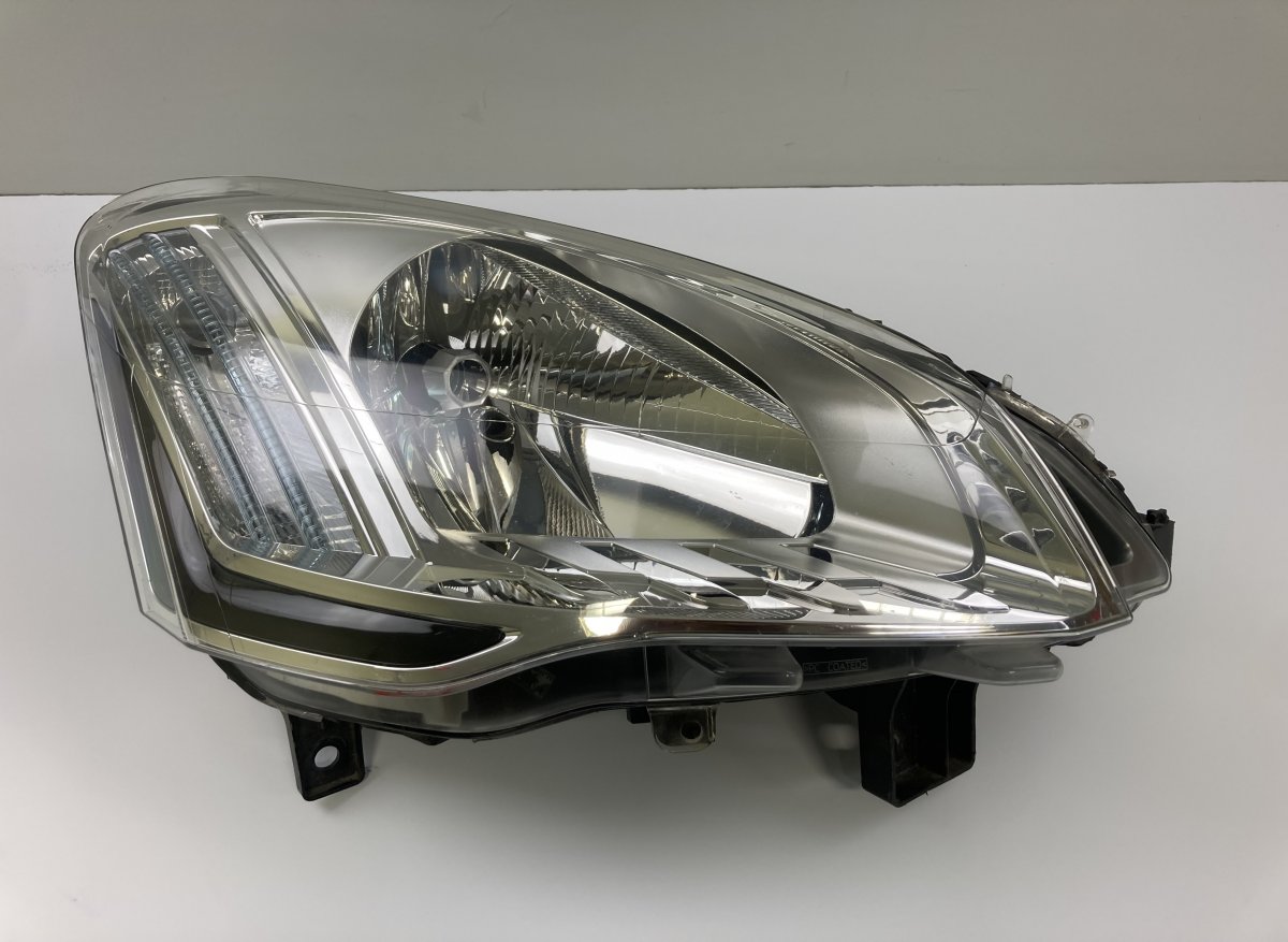 Citroen Berlingo headlight right 90014384 9677201980 Headlight right CITROËN BER...