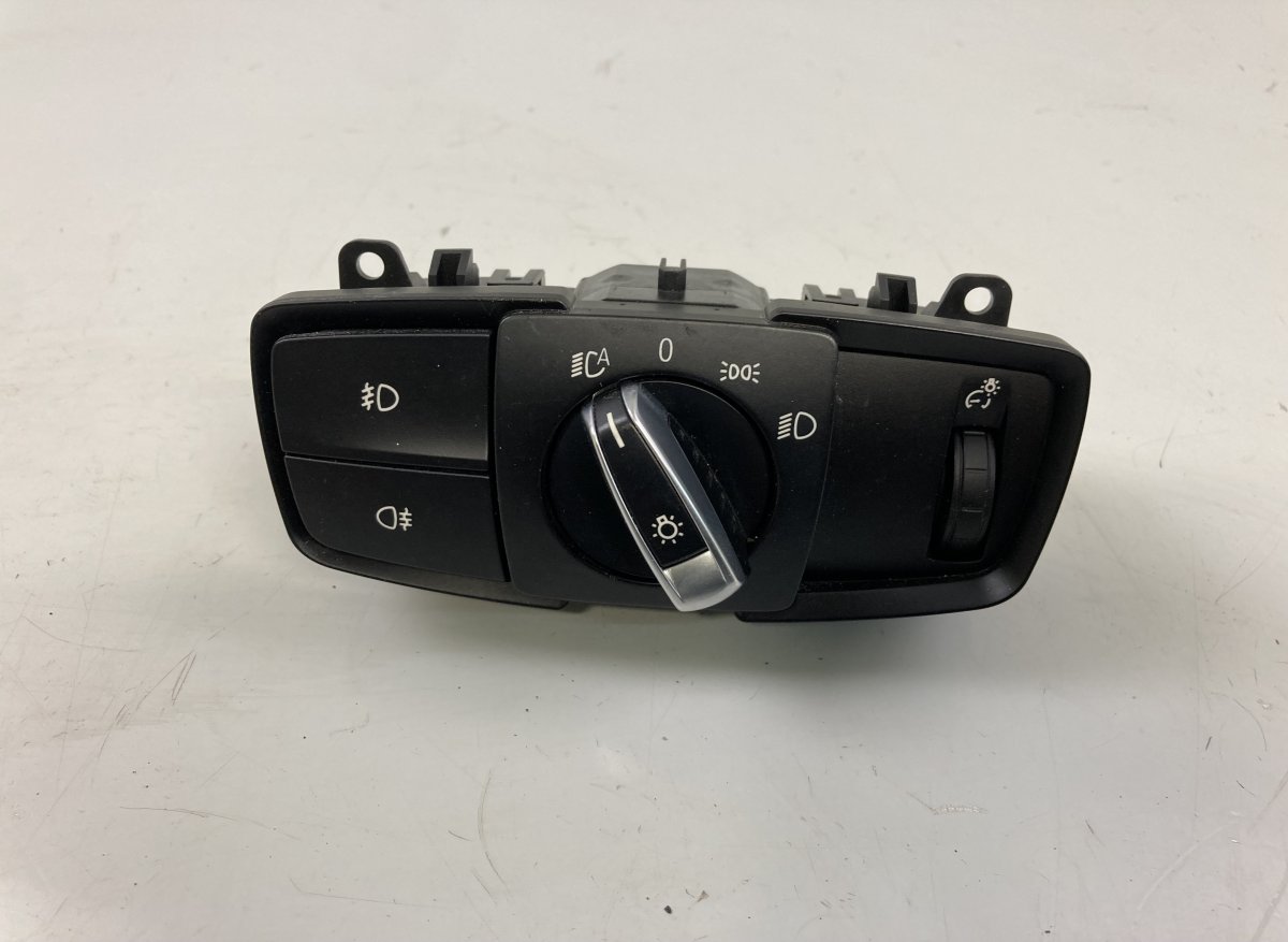 BMW 2 (F22 / F23) Headlight Switch 9311727 9311727 Headlight Switch BMW 2 Active T...