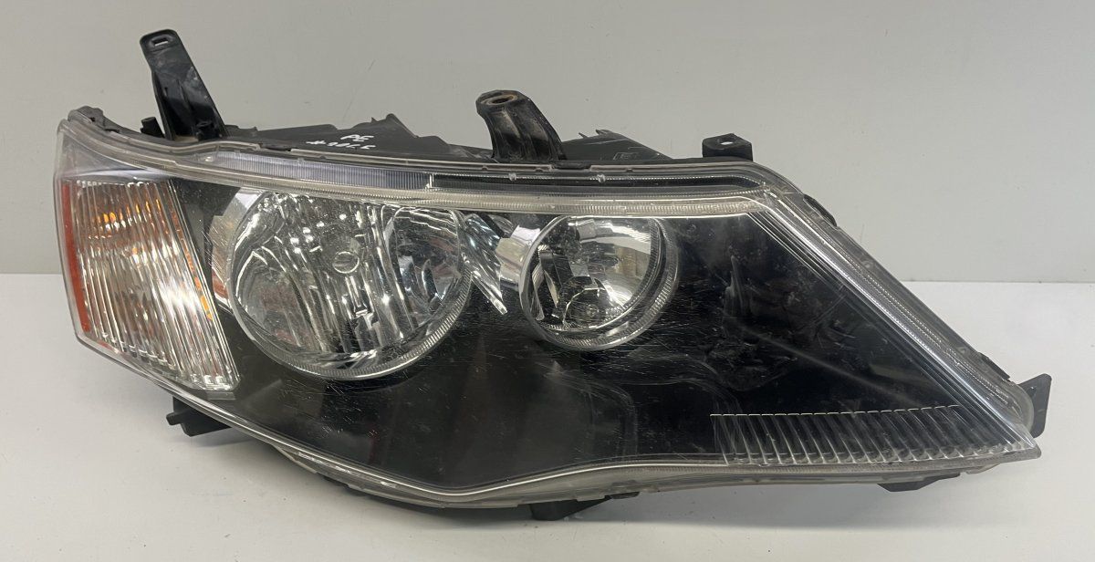 8301A160 Headlight right MITSUBISHI OUTLANDER II (CW, ZG, ZH) (2006-2012)