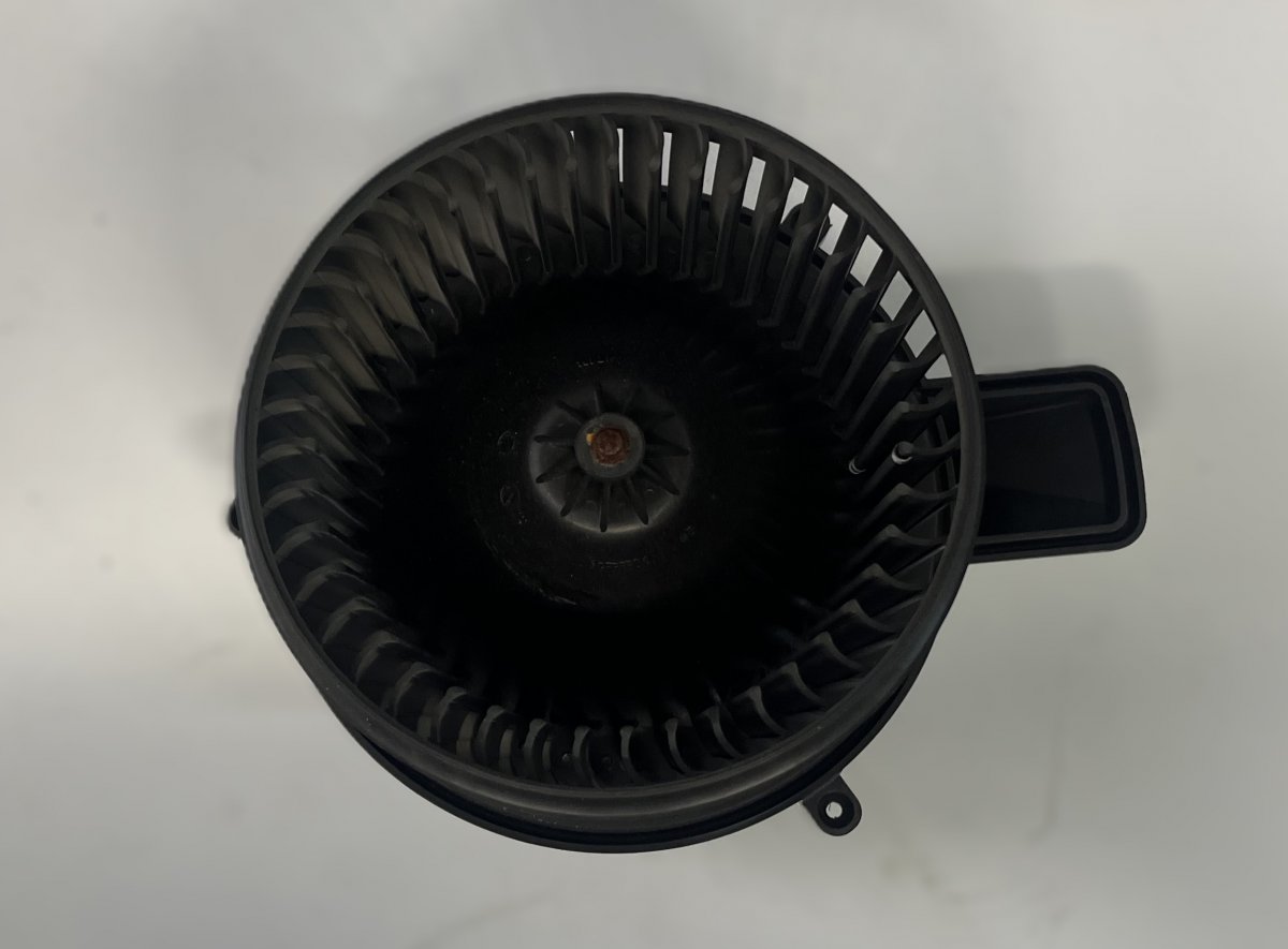 Jeep Grand Cherokee (WK) Heater Fan T6595003 Heater Fan JEEP GRAND CHEROKEE IV (WK,...