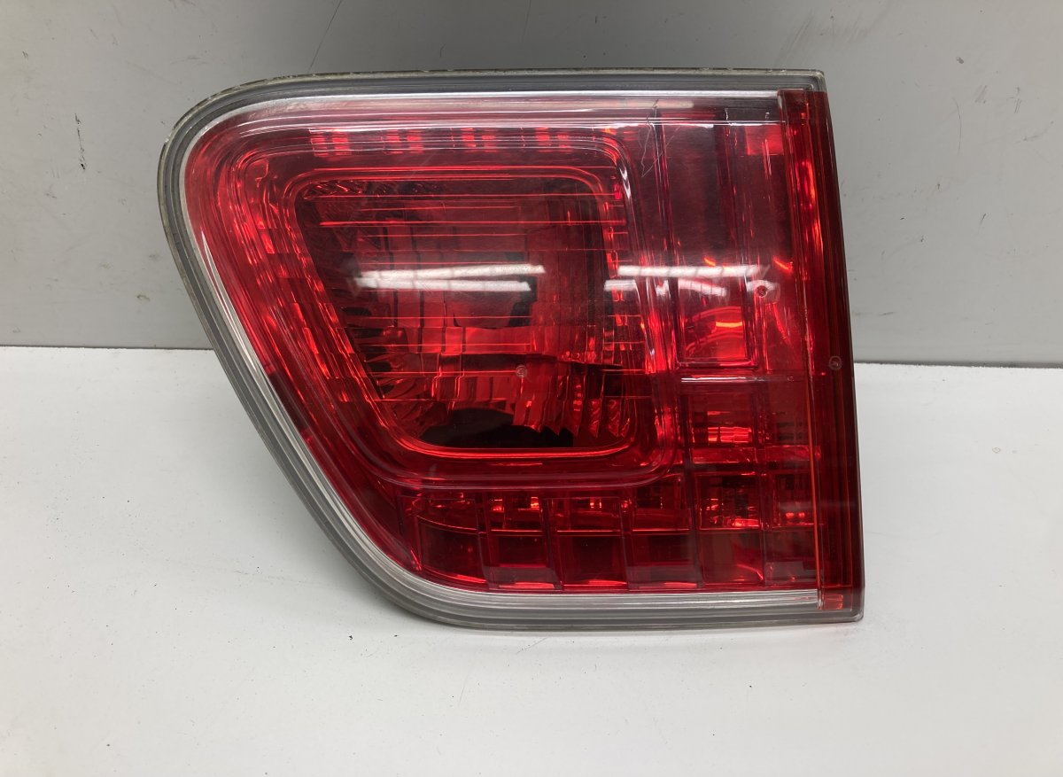 Toyota Avensis (T27) Inner tail light, left 8159105110 Inner tail light, left TOYOTA AVENSI...